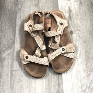Taos Wedge sandals